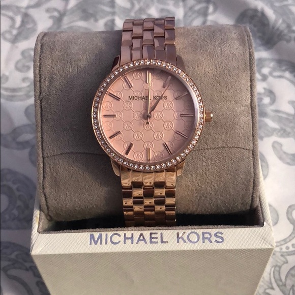 Michael Kors Rose Gold watch - Picture 1 of 4